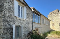 Nîmes, Languedoc-Roussillon 30000