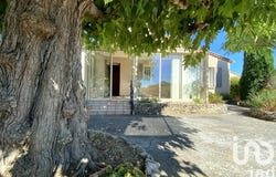Pernes-les-Fontaines, Provence-Alpes-Côte d'Azur 84210