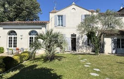 Salon-de-Provence, Provence-Alpes-Côte-d'Azur 13300