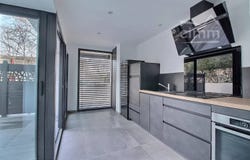 27 Rue de la République, Gignac, Hérault 34150