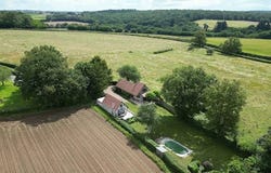 PERRIGNY SUR LOIRE, Bourgogne-Franche-Comté 71160