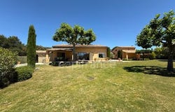 LOURMARIN, Provence-Alpes-Côte d'Azur 84160