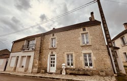 Massangis, Burgundy 89440