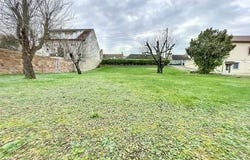 Champigny, Bourgogne 89340