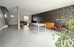 Vivy, Pays de la Loire 49680