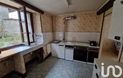 Cruzy-le-Châtel, Bourgogne-Franche-Comté 89740