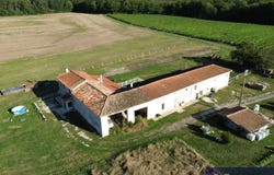 Léoville, Poitou-Charentes 17500