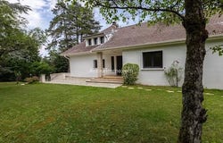 Belley, Auvergne-Rhône-Alpes 01300