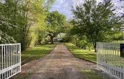 La Ferté-Saint-Cyr, Centre 41220