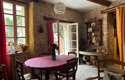 LE BARROUX, Provence-Alpes-Côte d'Azur 84330