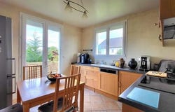 Le Chatelet-En-Brie, Île-de-France 77820