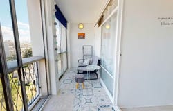 Rue du Parc, Bron, Auvergne-Rhône-Alpes 69500