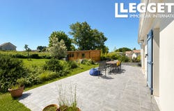 Bourg, Nouvelle-Aquitaine 33710