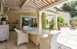 Avignon, Provence-Alpes-Côte d'Azur 84000
