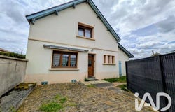 Dugny-sur-Meuse, Grand Est 55100