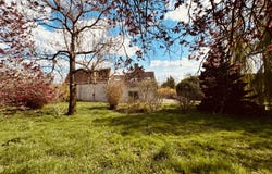 Montreal, Burgundy 89420