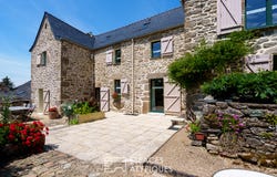 COMMANA, Brittany 29450