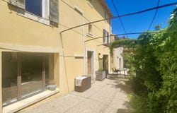 Saint-Saturnin-lès-Apt, Provence-Alpes-Côte d'Azur 84490