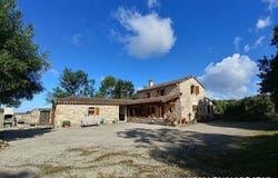 Caylus, Midi-Pyrénées 82160