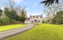 Roseburn, Perthshire, Scotland PH16 5EA
