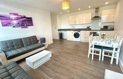 3EG 16 Queens Rd, Coventry CV1 3E, West Midlands, England CV1 3EJ