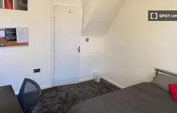 nottingham, England NG7 4AT