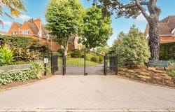 Warren Rd, Kingston upon Thames, Southwest London KT2 7LF