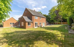 34C Kneesworth St, Royston SG8 5AB, UK, Royston, England SG8