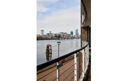 Clove Hitch Quay, Battersea, England SW11 3TN