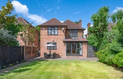 Sackville Avenue, Hayes, England BR2 7JT