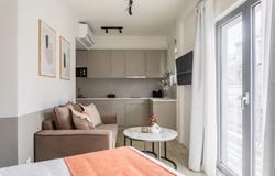 Solonos, Athina, Attica (region) 106 81