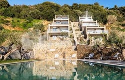 Gialova, Peloponnese 24001