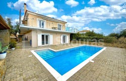 Kamaria, Peloponnese 24006