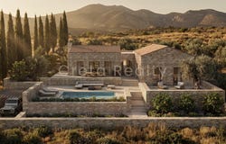 Agii Deka, Crete 70012