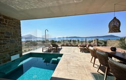 Gialova, Peloponnese 24001
