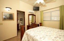 3 Pineapple Plaza Road, French Harbour, Bay Islands, Honduras, French Harbor, Bay Islands Department