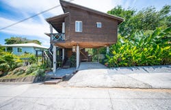 Tamarind Drive between WB & WE, Roatan, Islas de la Bahia