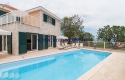 Postira, Splitsko-dalmatinska županija