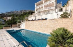 Omiš, Splitsko-dalmatinska 21310