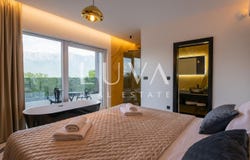 Zagvozd, Split-Dalmatia County 21270