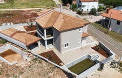 Buje, Istria County 52460