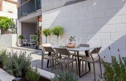 Vis, Splitsko-dalmatinska 21485