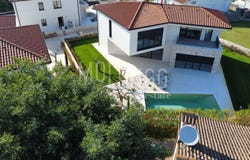 Vrsar, Istria County 52450