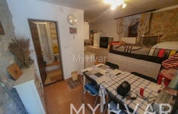 Stari grad, Splitsko-dalmatinska 21465