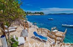 Hvar, Splitsko-dalmatinska 21450