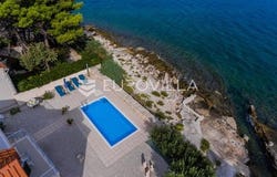 Supetar, Splitsko-dalmatinska