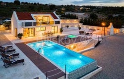 Supetar, Splitsko-dalmatinska 21410