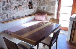 Stari Grad, Splitsko-dalmatinska