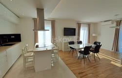 Split, Splitsko-dalmatinska 21000