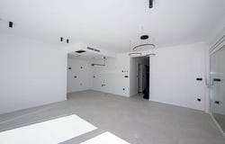 Kastel Luksic, Splitsko-dalmatinska 21216